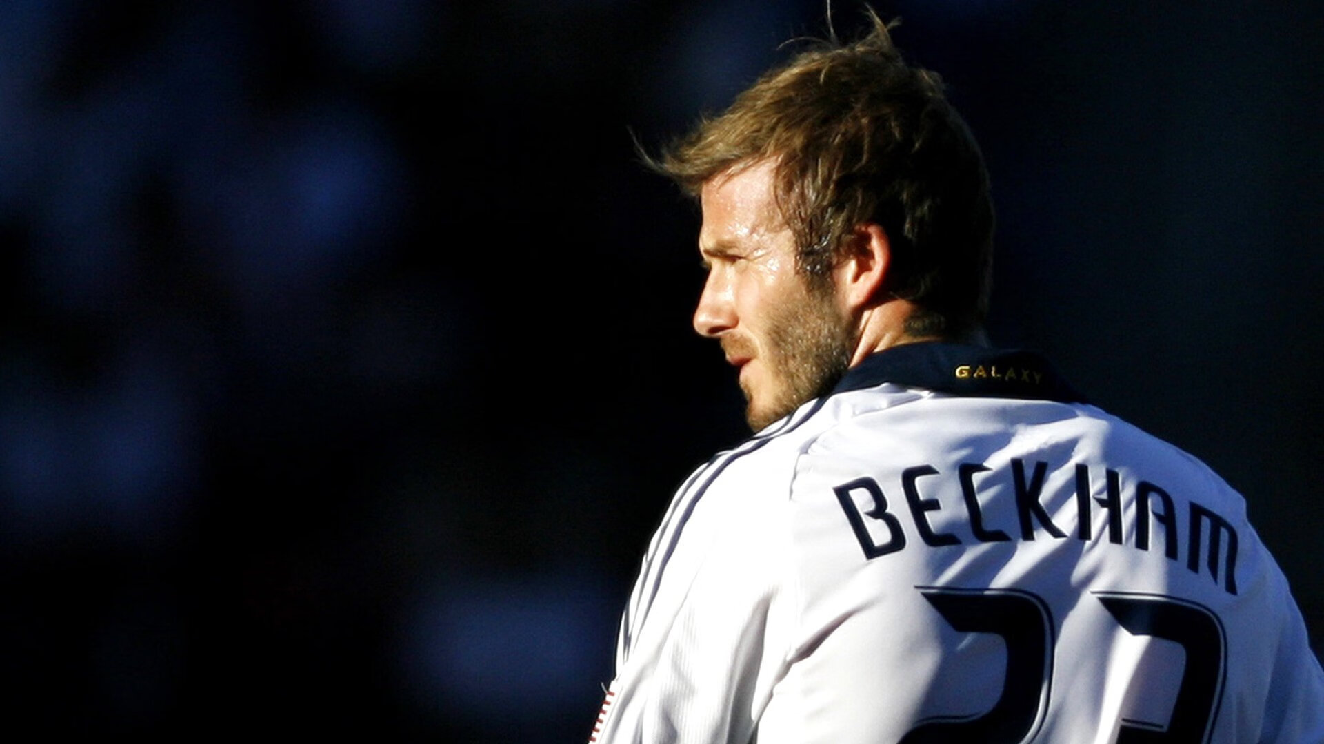 “足球文化周在全国多地同步开启，推广足球精神”，足球文化节标语