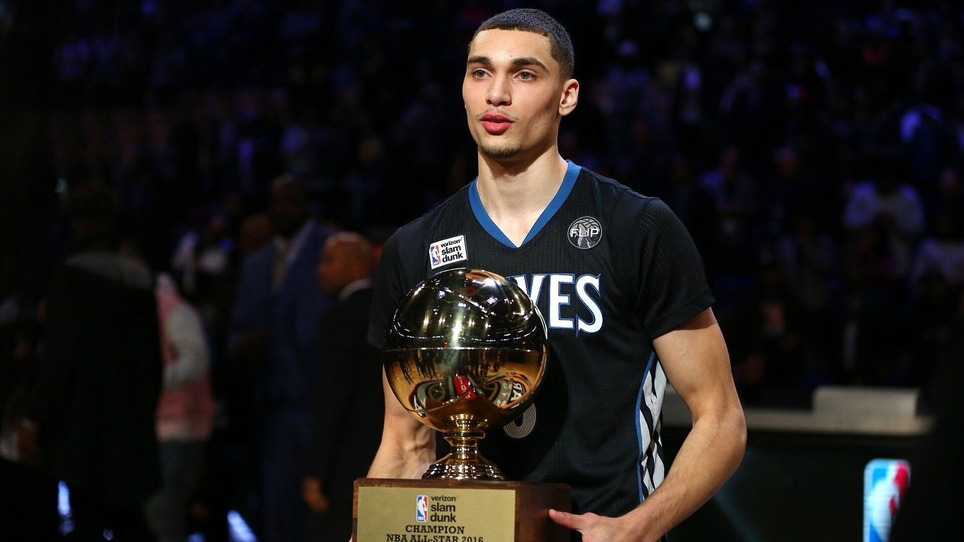 全国青少年篮球体育舞蹈节在武汉精彩展开，融合多元素表演，少年篮球舞蹈秀视频