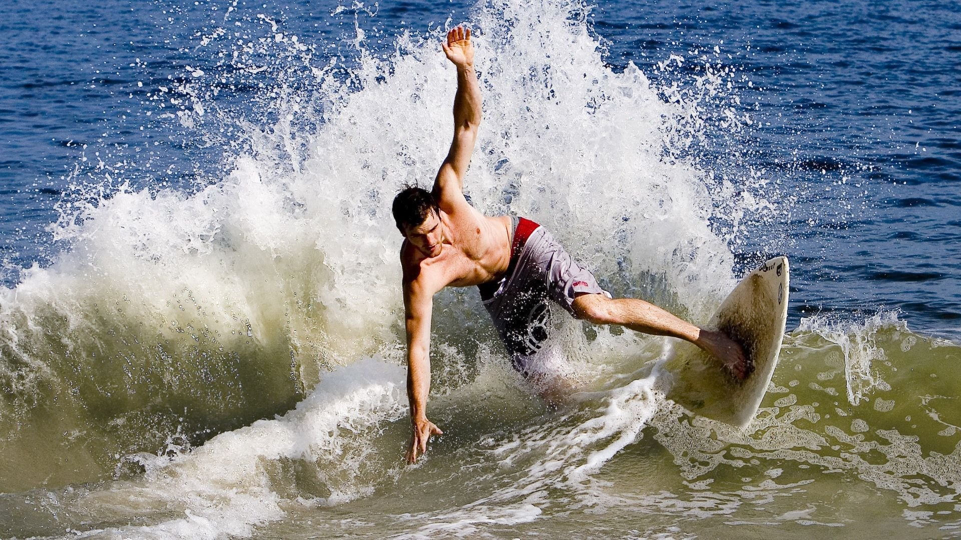 欧冠“神奇之夜”：不可思议的比赛瞬间盘点，cctv5欧冠之夜